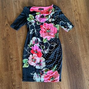 Floral Print Body hugging dress by Jones New York Size 10